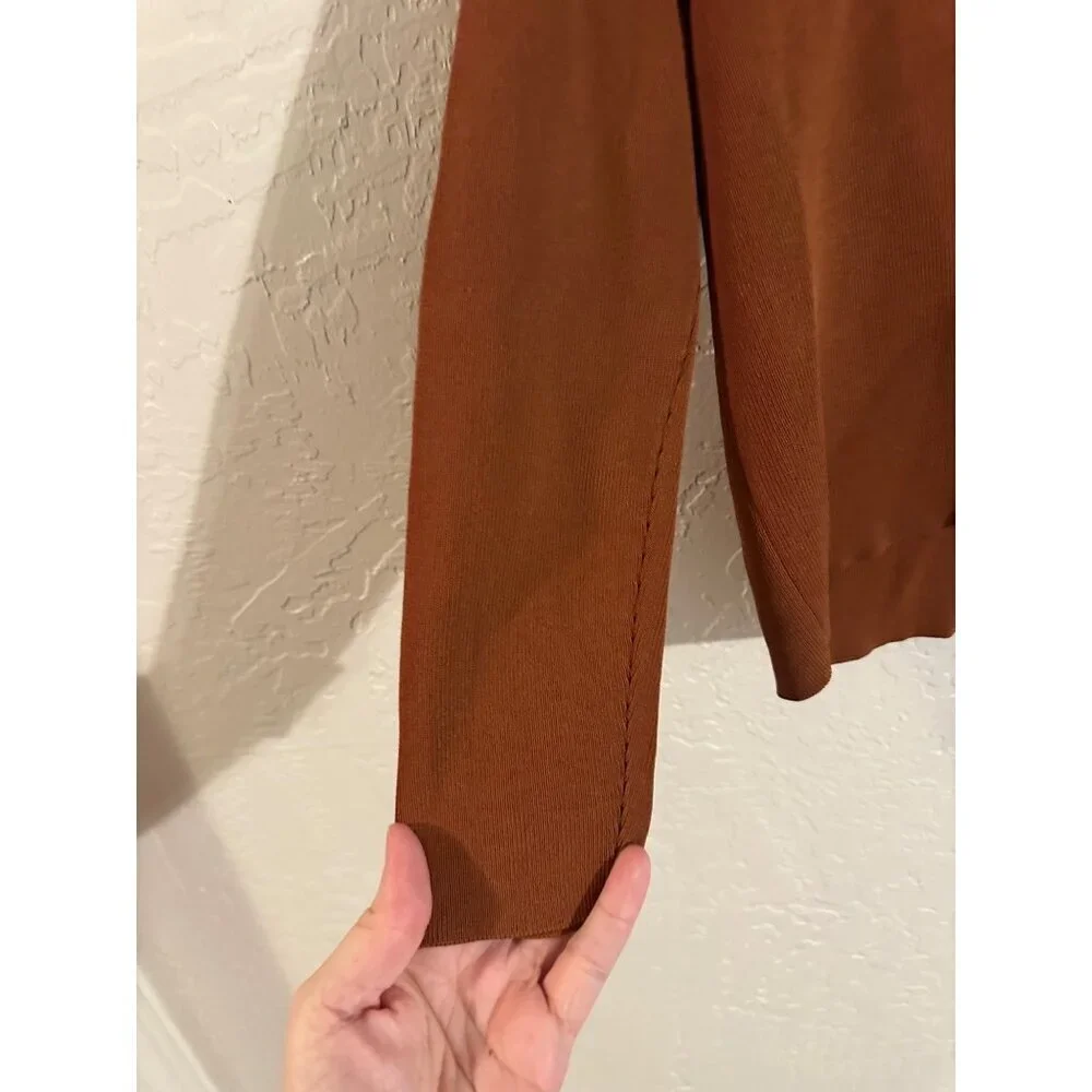 Y Alexis Burnt Orange V Neck Four Button Cropped Ribbed Petal Cardigan - Picture 4 of 11